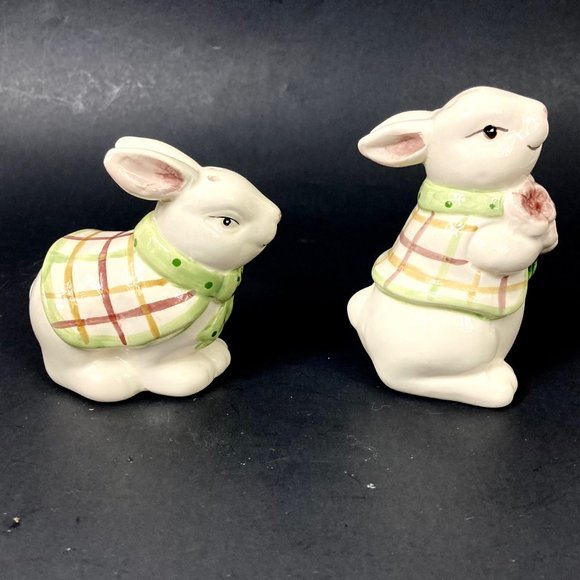 VTG Hand Painted Ceramic Bunny Salt & Pepper Shaker Set, 80's Cottage Core Retd - Picture 4 of 17